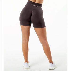 Alphalete Amplify Shorts in Chocolate